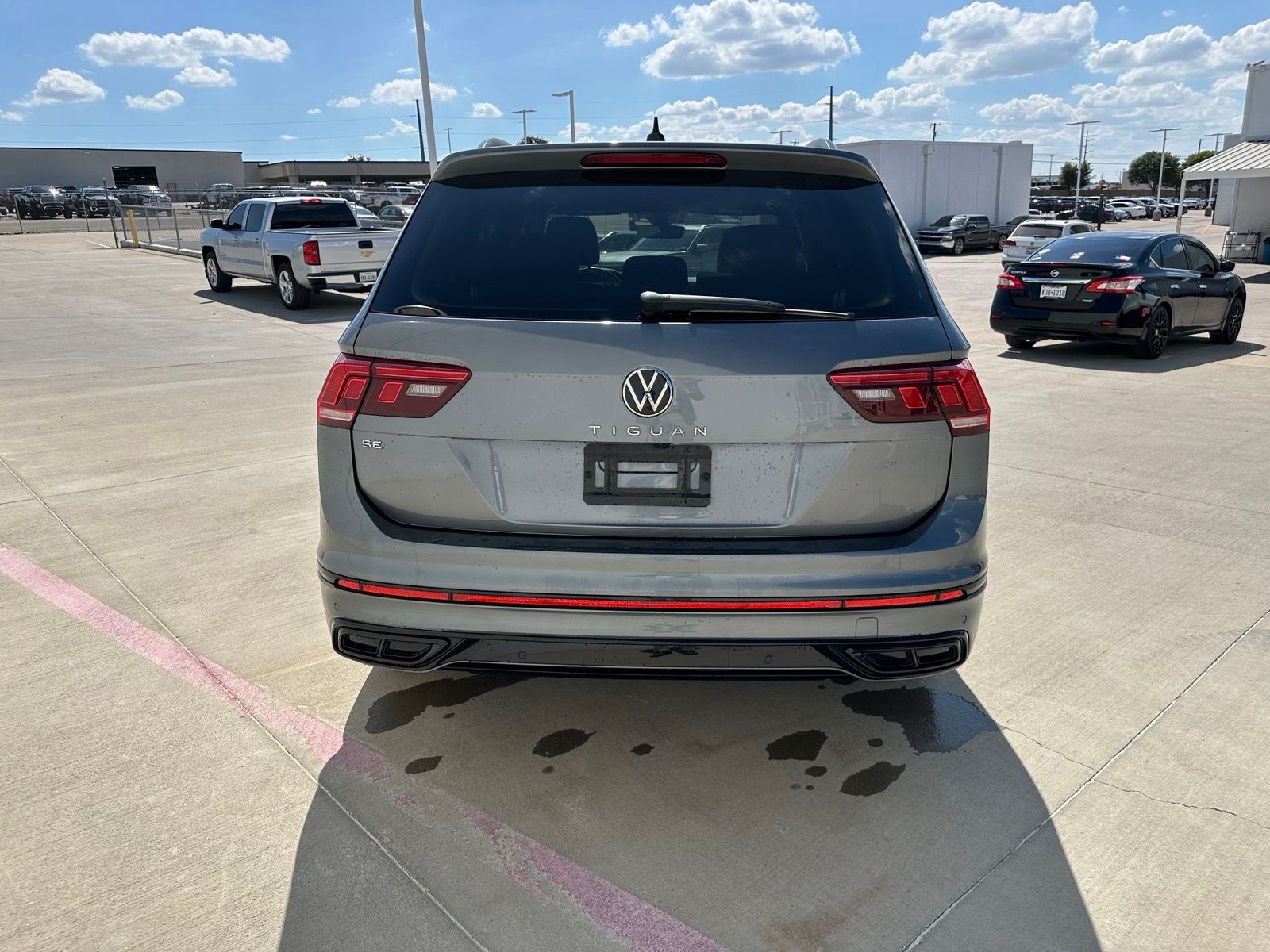 2024 Volkswagen Tiguan 2.0T SE R-Line Black