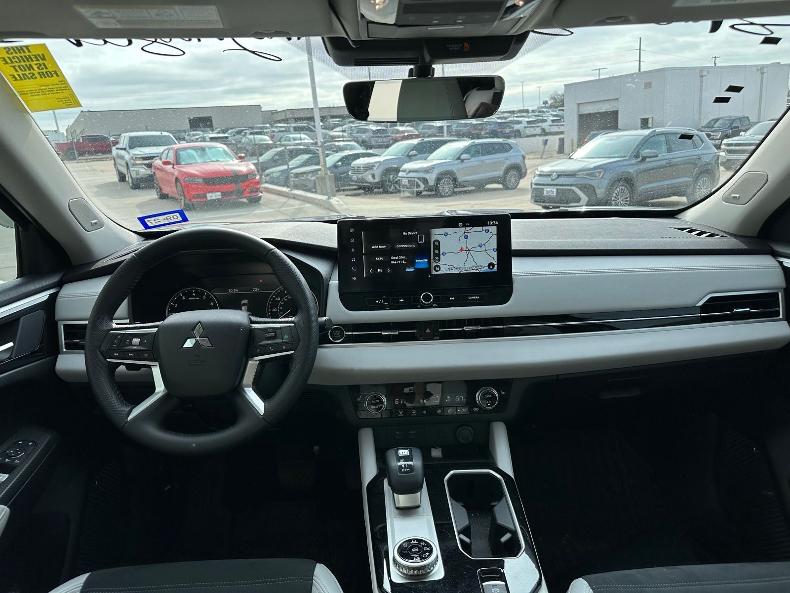 2025 Mitsubishi Outlander Base