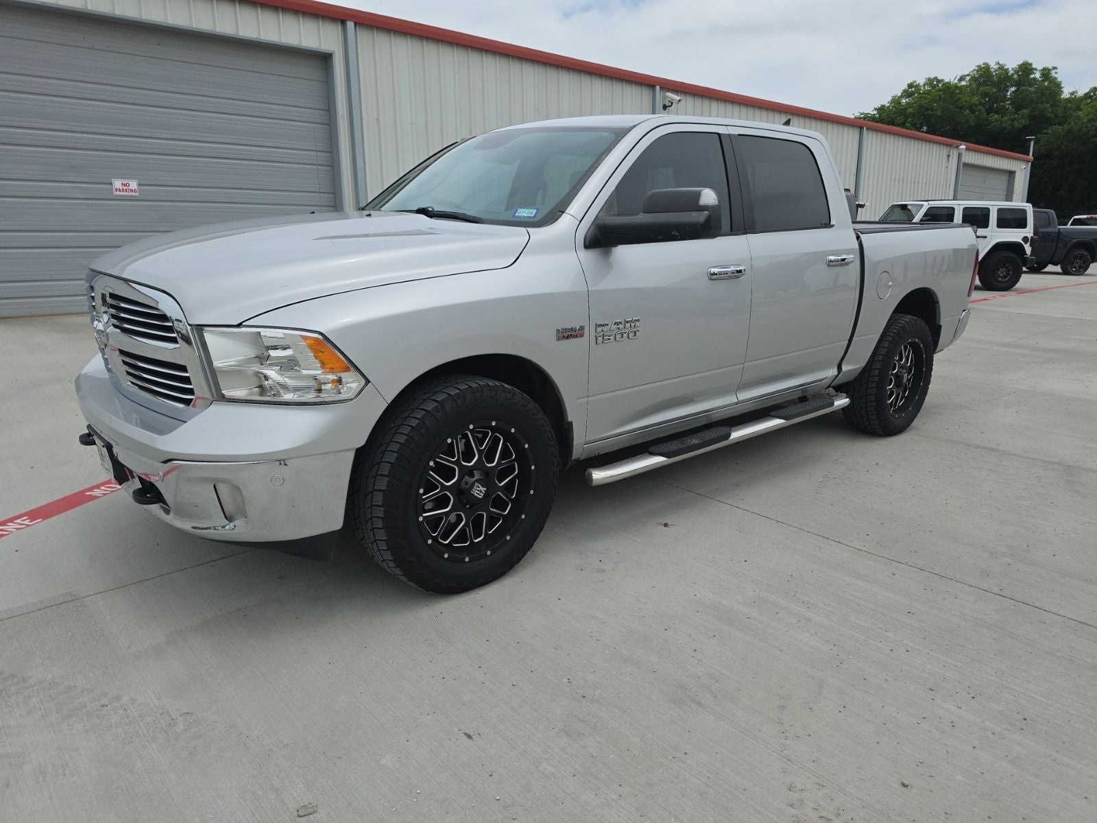 2017 RAM Ram 1500 Lone Star Crew Cab 4x4 5'7' Box