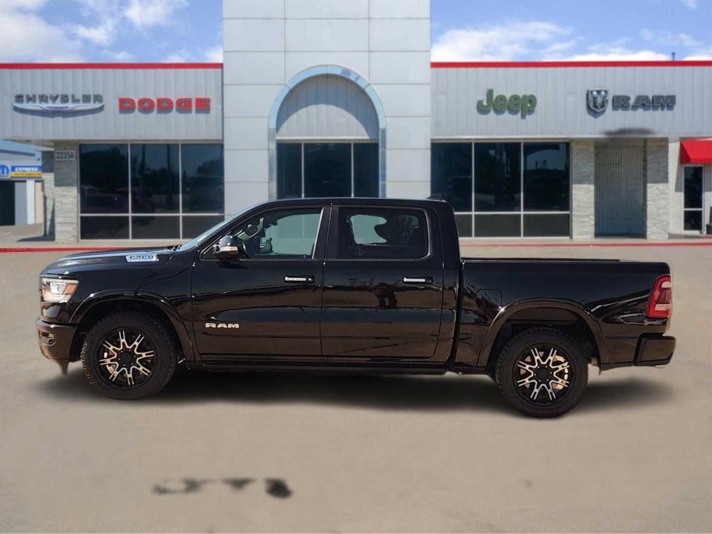 2021 RAM Ram 1500 Laramie Crew Cab 4x2 5'7' Box