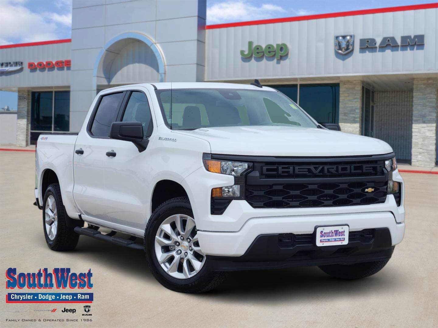 2025 Chevrolet Silverado 1500 4WD Crew Cab Short Bed Custom