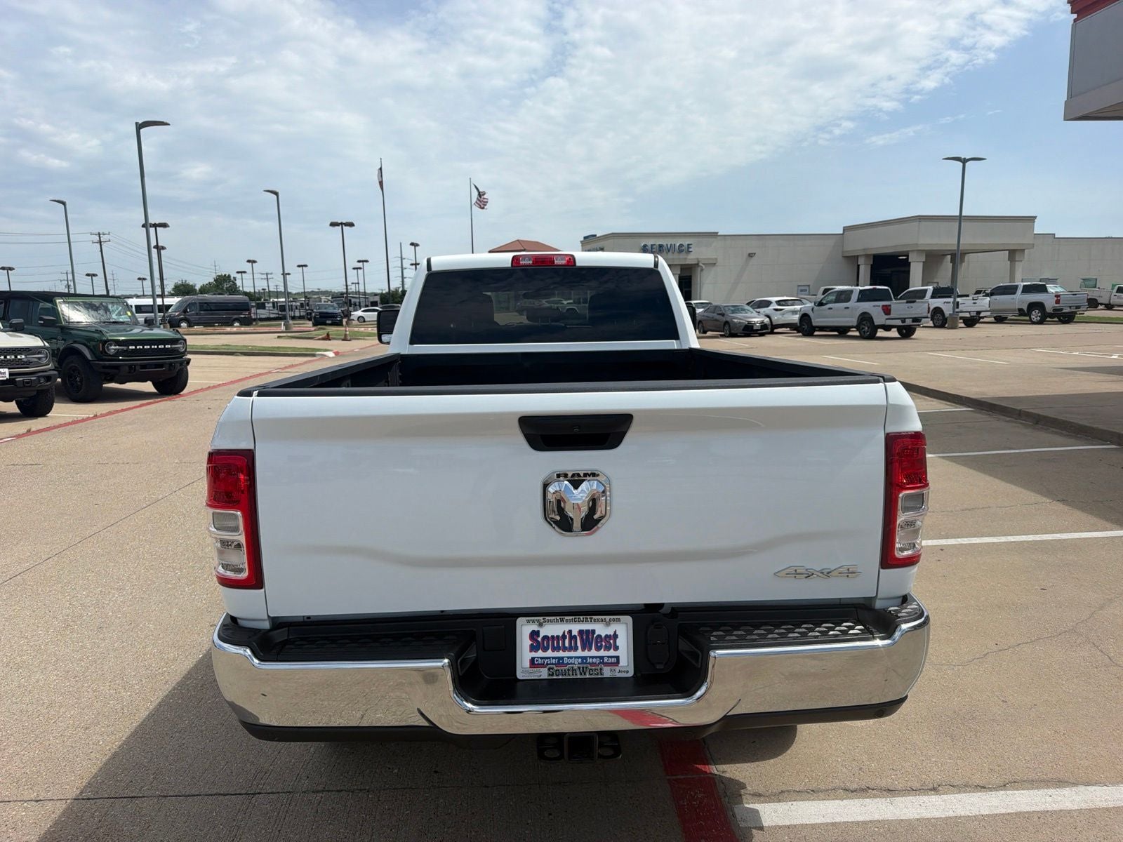 2023 RAM Ram 3500 Tradesman Crew Cab 4x4 8' Box