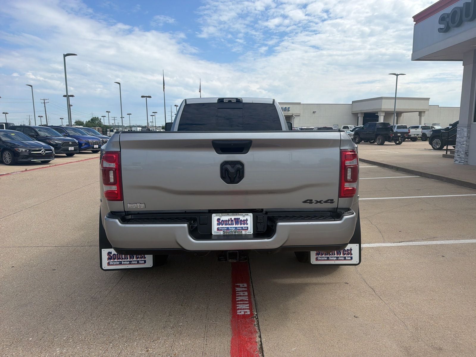 2024 RAM Ram 3500 Laramie Crew Cab 4x4 8' Box