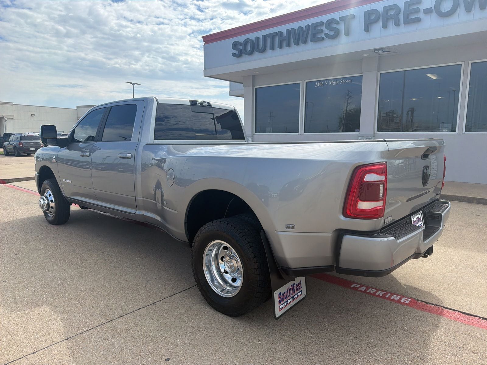 2024 RAM Ram 3500 Laramie Crew Cab 4x4 8' Box