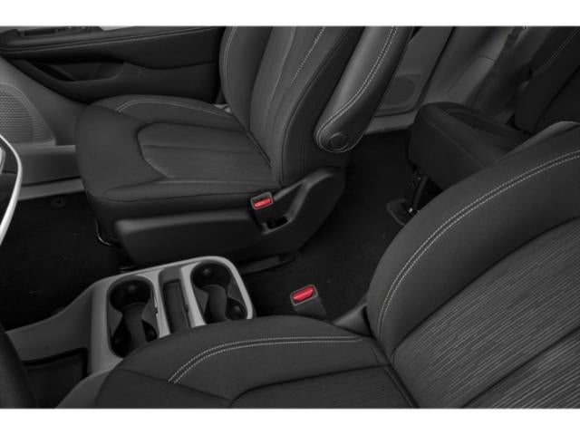 2020 Chrysler Voyager LX