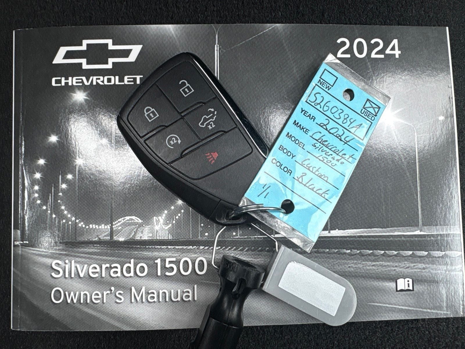 2024 Chevrolet Silverado 1500 4WD Crew Cab Short Bed Custom