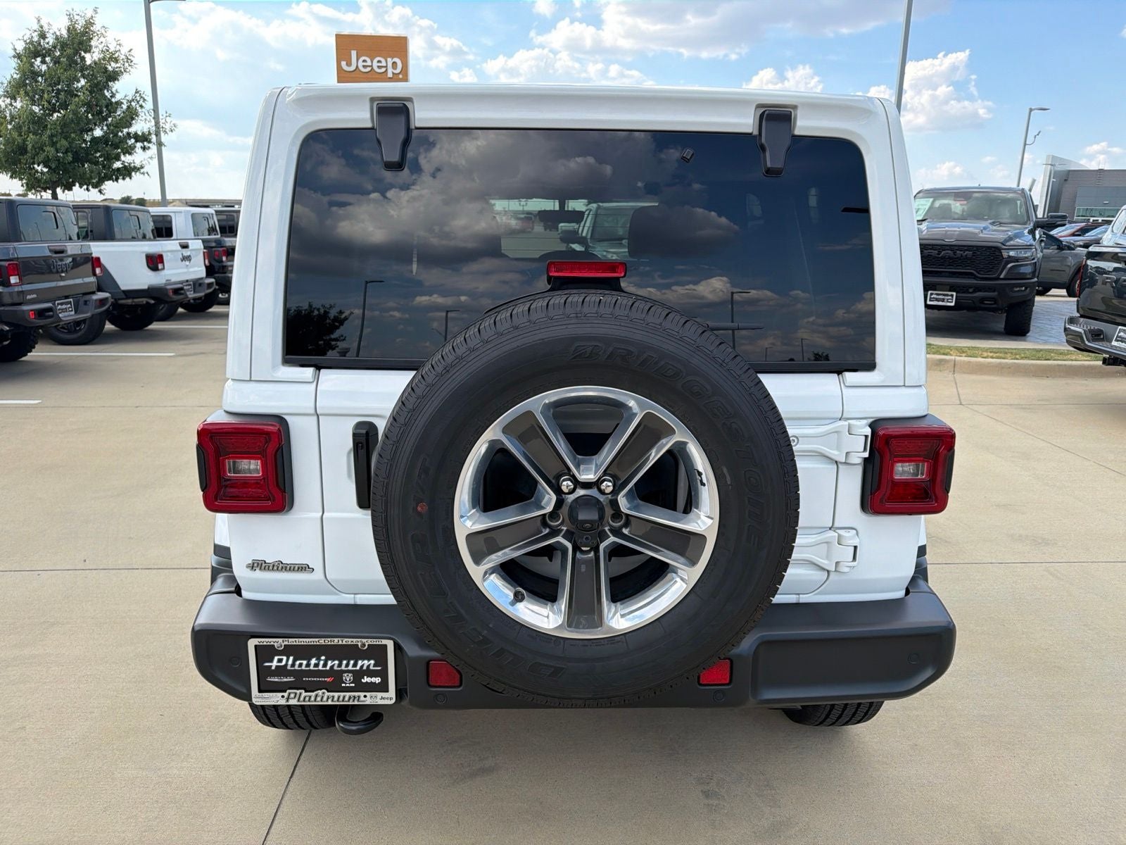 2023 Jeep Wrangler 4-Door Sahara 4x4