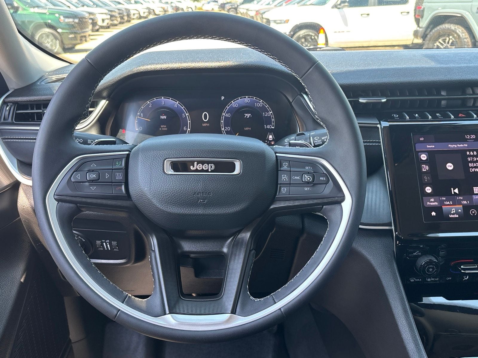 2023 Jeep Grand Cherokee Laredo X 4x4