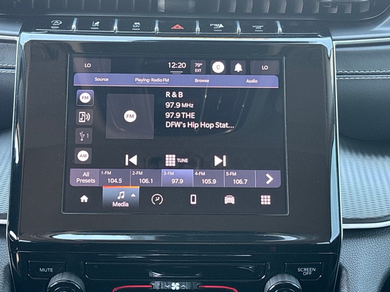 2023 Jeep Grand Cherokee Laredo X 4x4