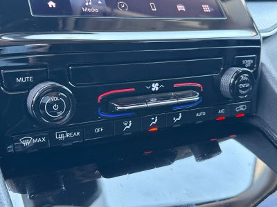 2023 Jeep Grand Cherokee Laredo X 4x4