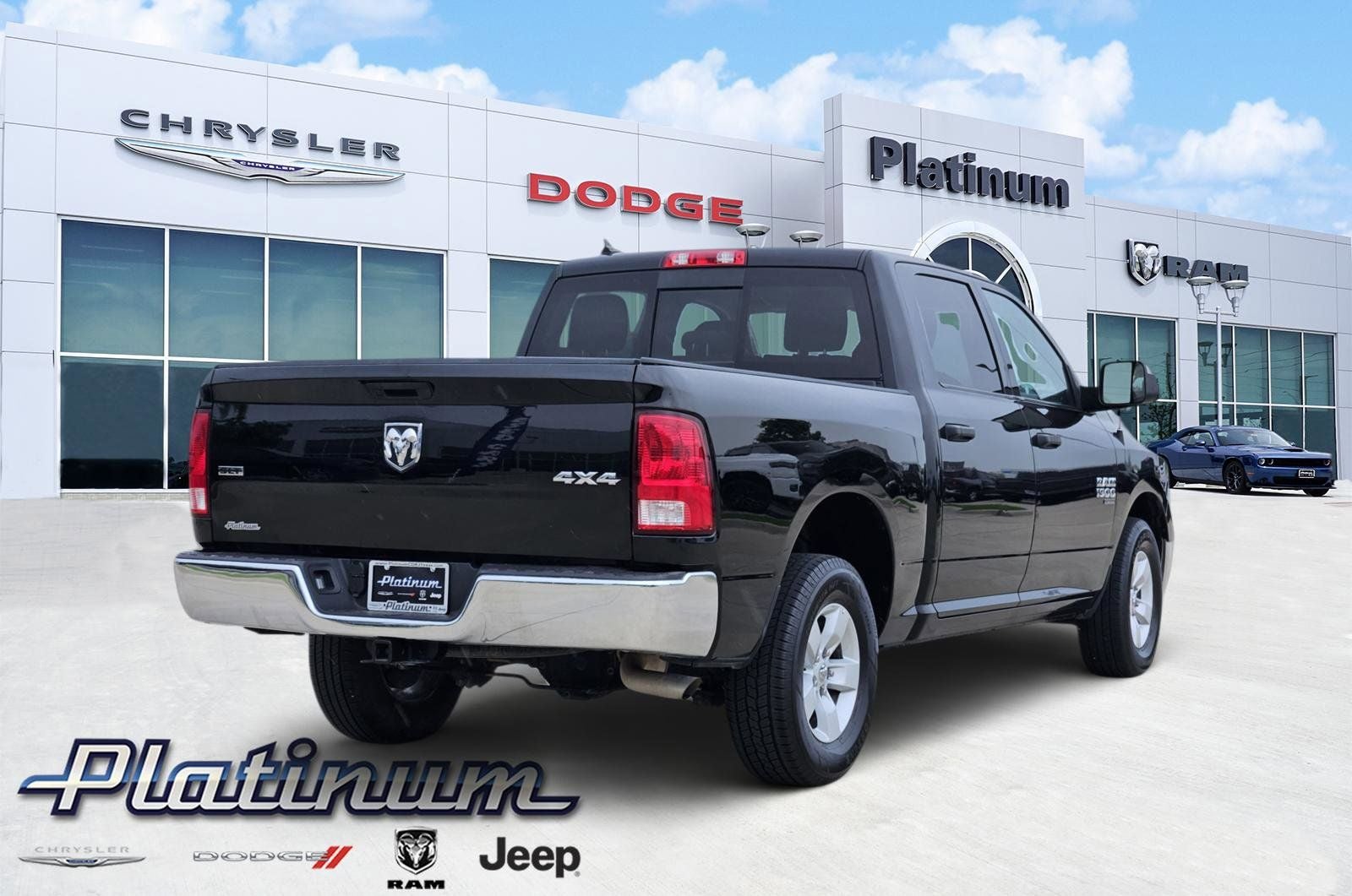 2023 RAM 1500 Classic SLT Crew Cab 4x4 5'7' Box