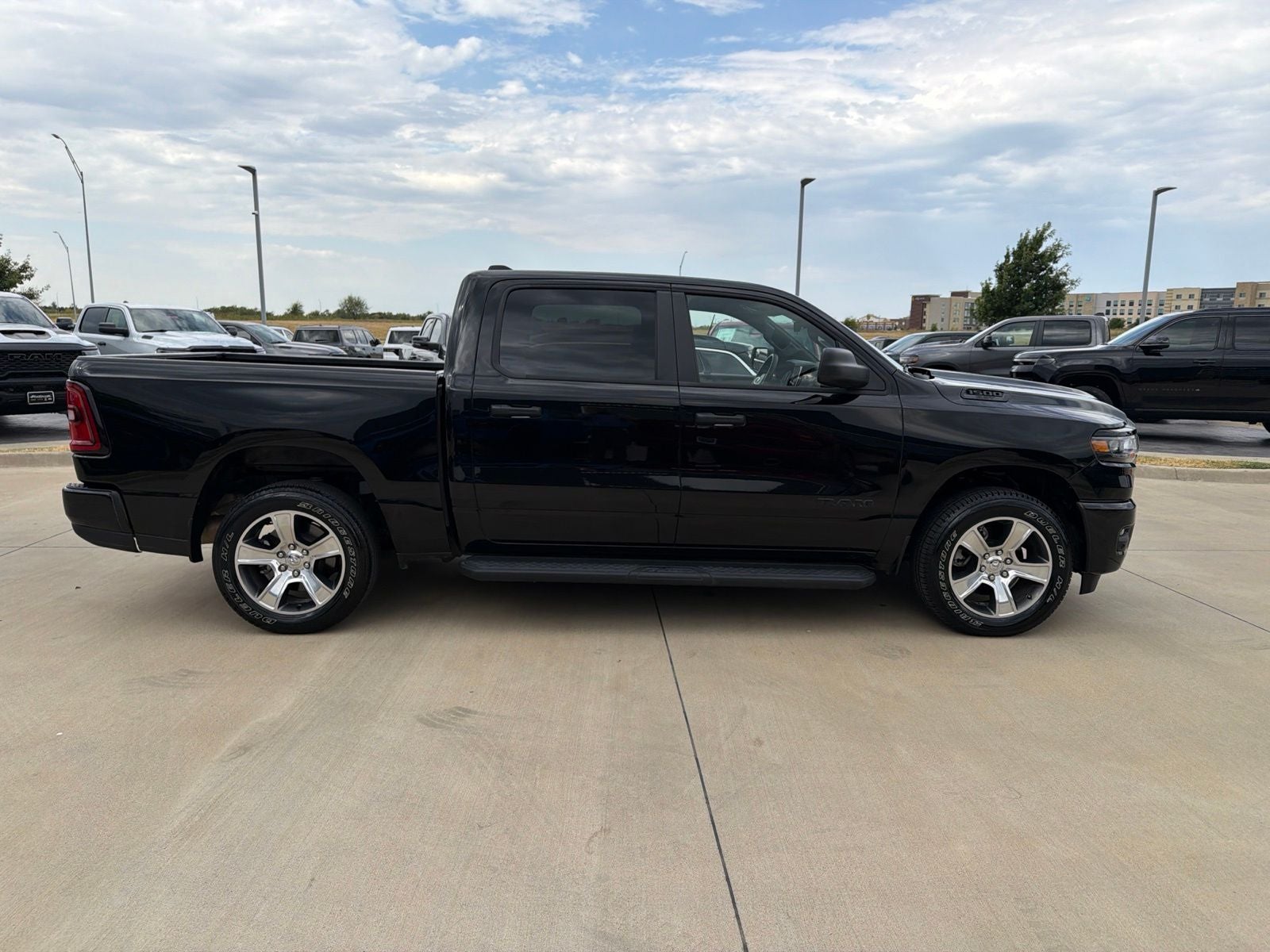2025 RAM Ram 1500 Tradesman Crew Cab 4x4 5'7' Box