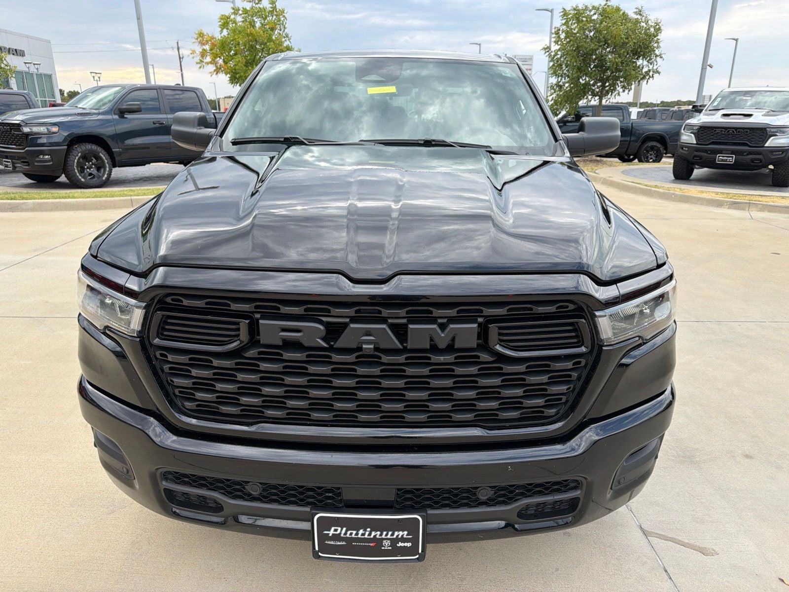 2025 RAM Ram 1500 Tradesman Crew Cab 4x4 5'7' Box
