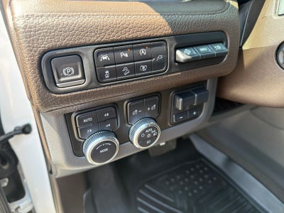 2022 GMC Yukon 4WD Denali