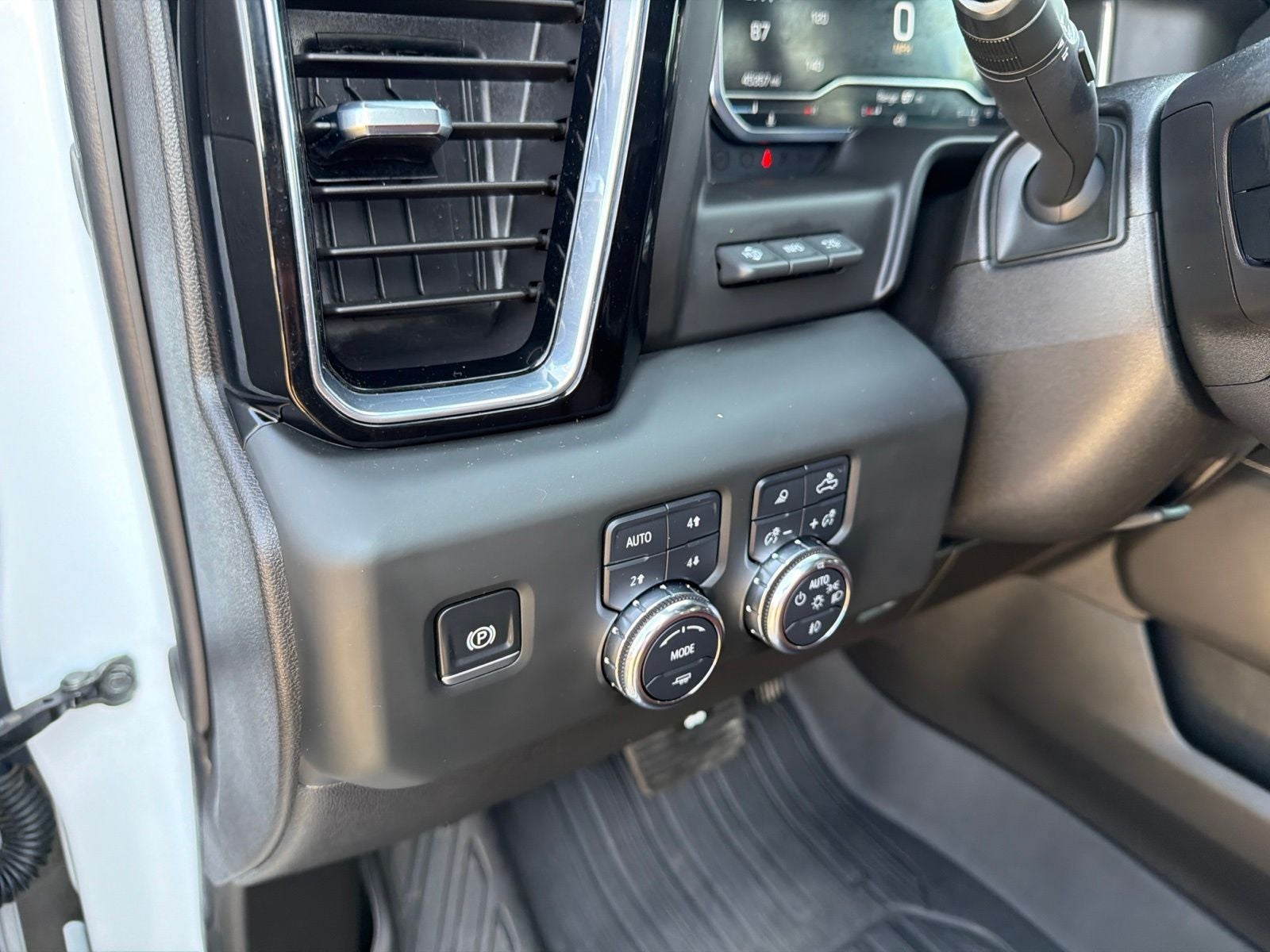 2025 GMC Sierra 3500HD 4WD Crew Cab Long Bed Denali Ultimate
