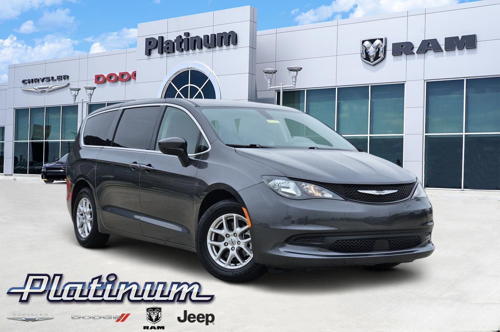 2022 Chrysler Voyager LX