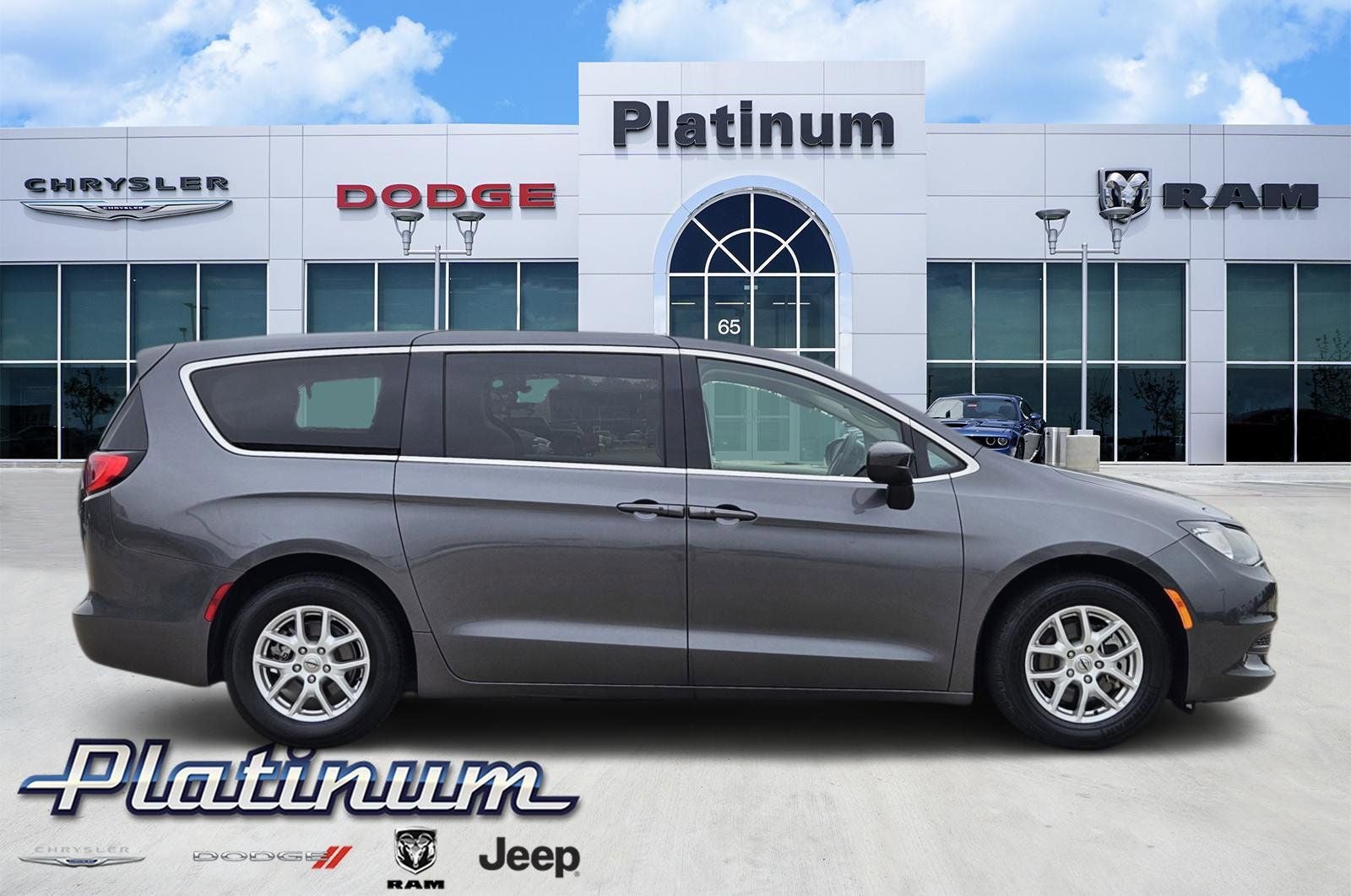 2022 Chrysler Voyager LX