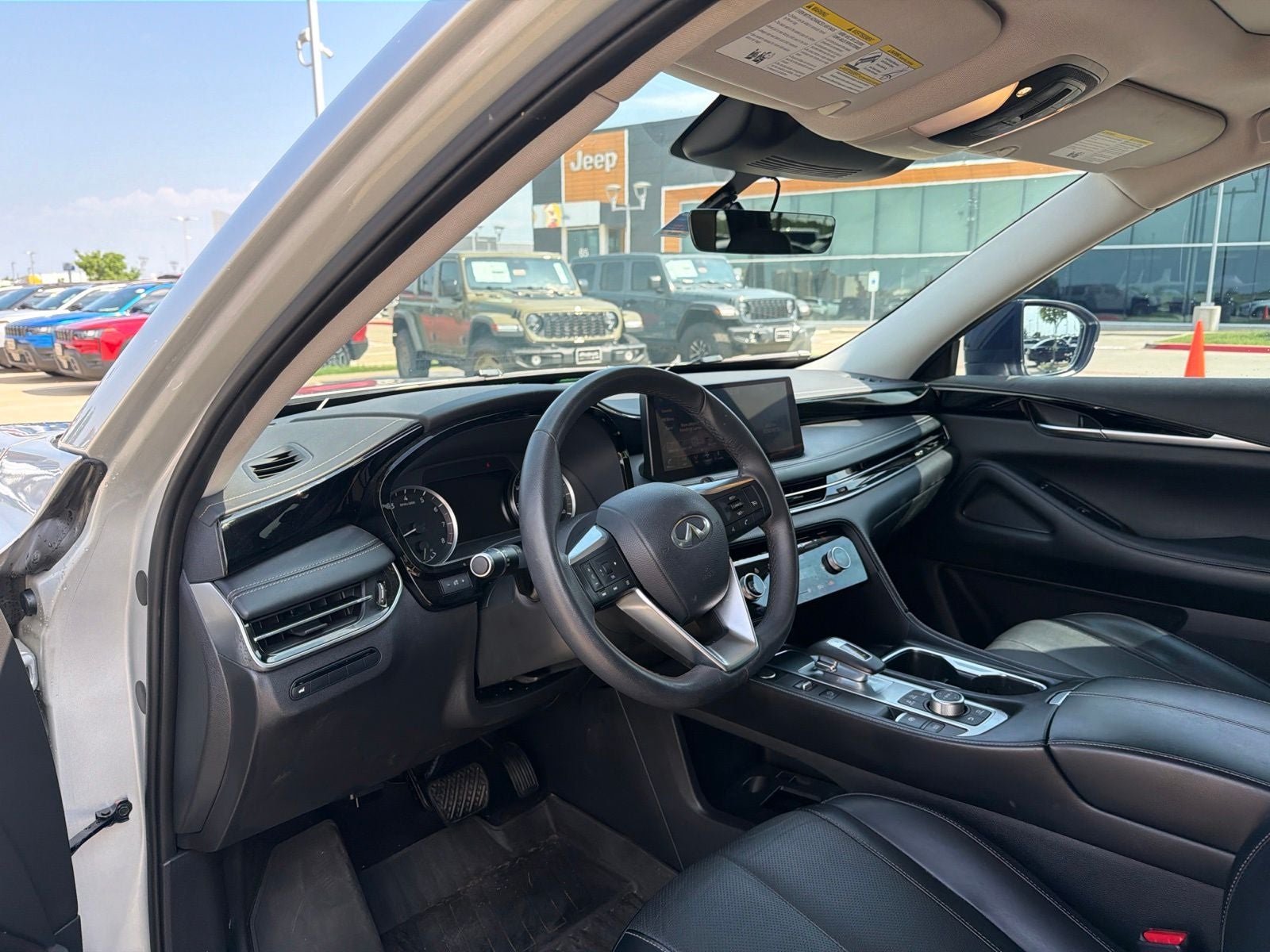 2023 INFINITI QX60 PURE