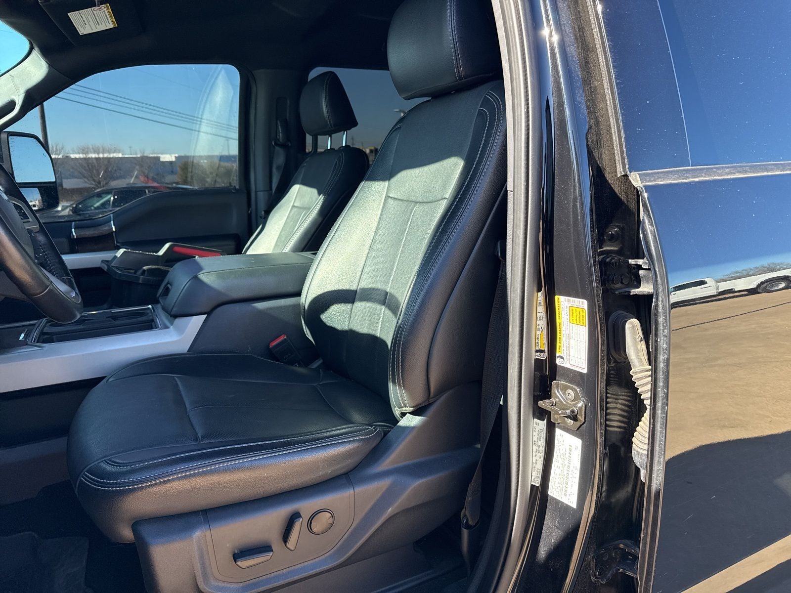 2022 Ford F-250SD F-250® Lariat®