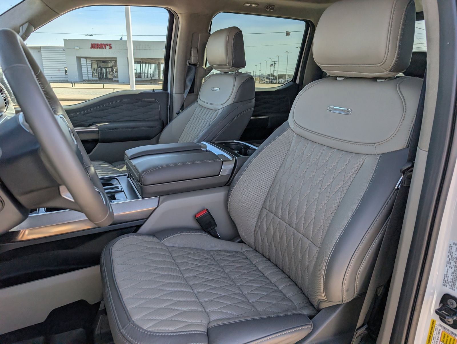 2025 Ford F-150 Platinum