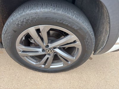 2024 Volkswagen Atlas Cross Sport 2.0T SEL R-Line