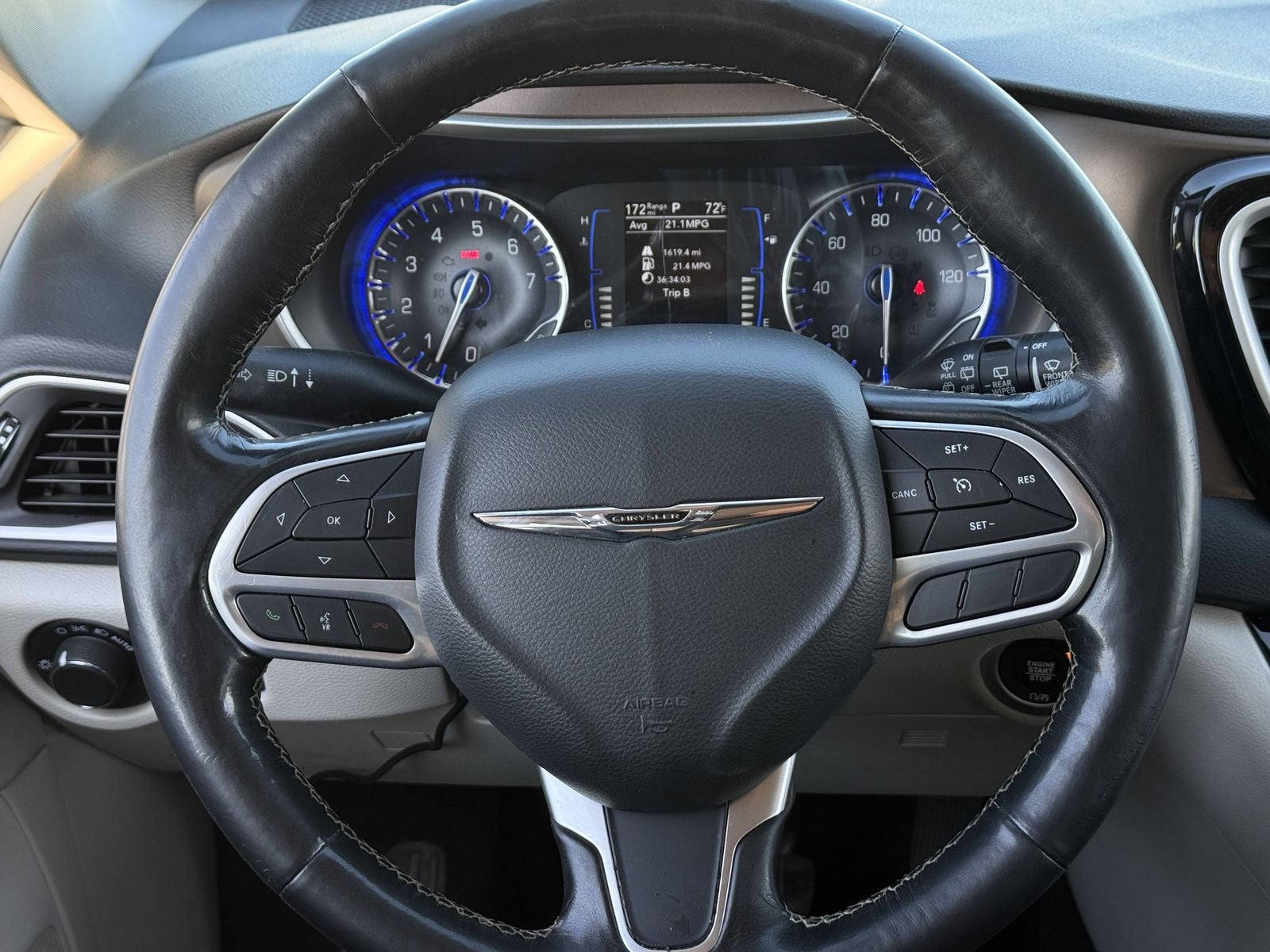 2022 Chrysler Voyager LX