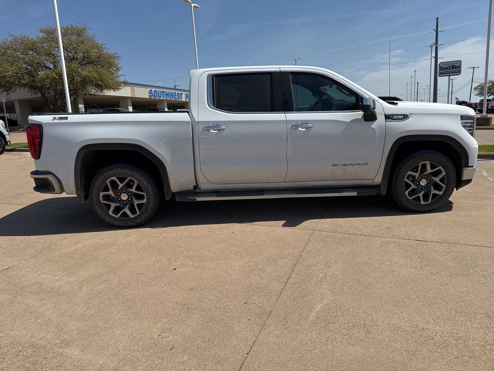 2023 GMC Sierra 1500 SLT