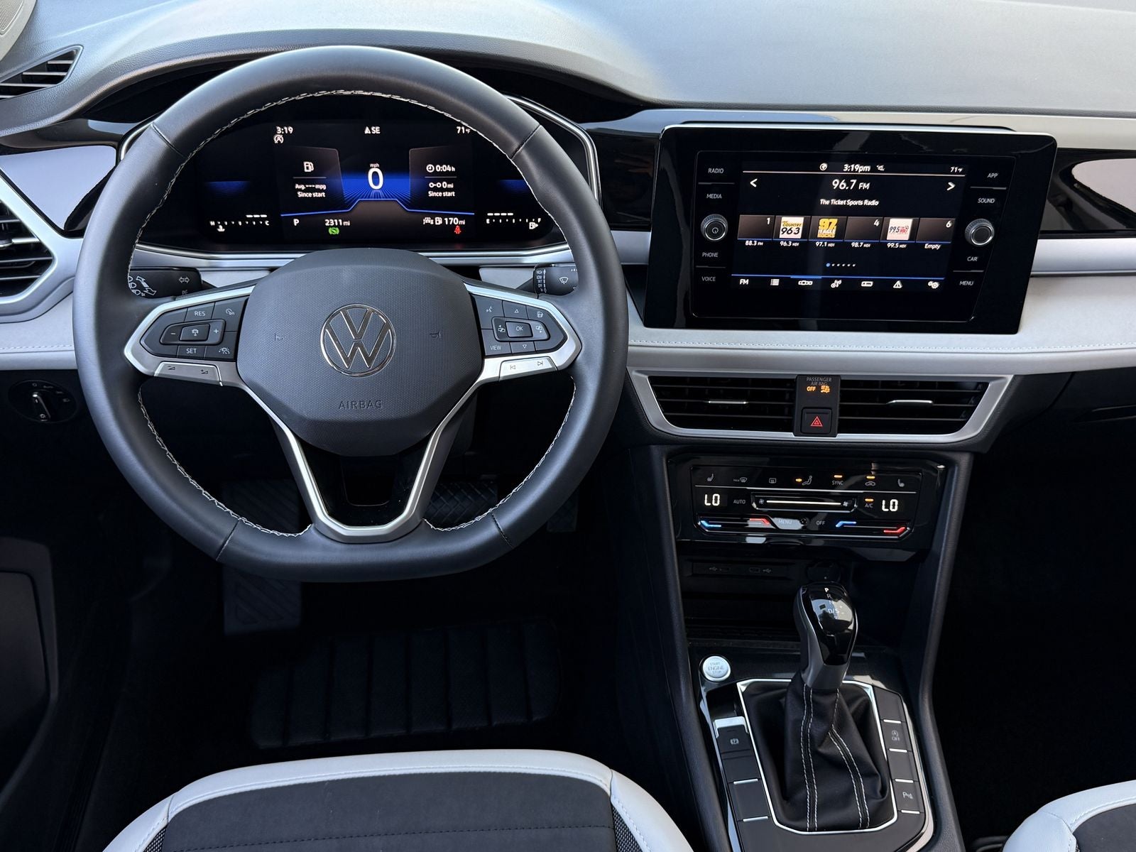 2025 Volkswagen Taos 1.5T SE