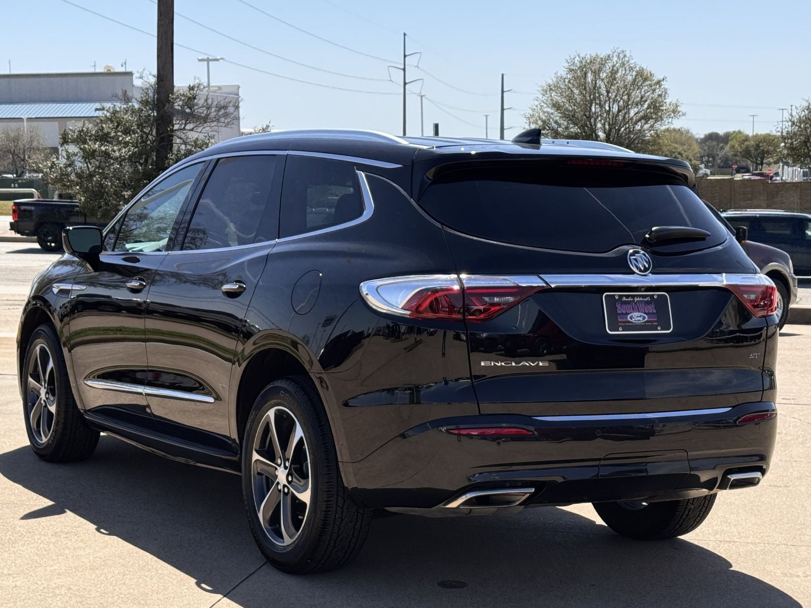2022 Buick Enclave Essence