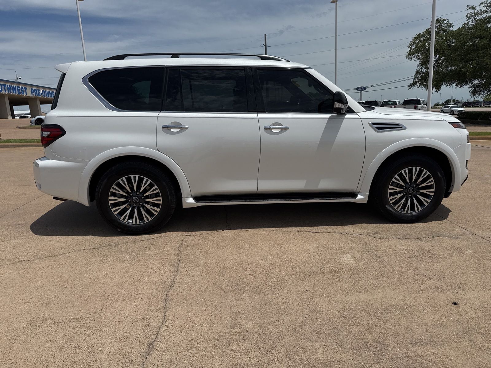 2023 Nissan Armada SL