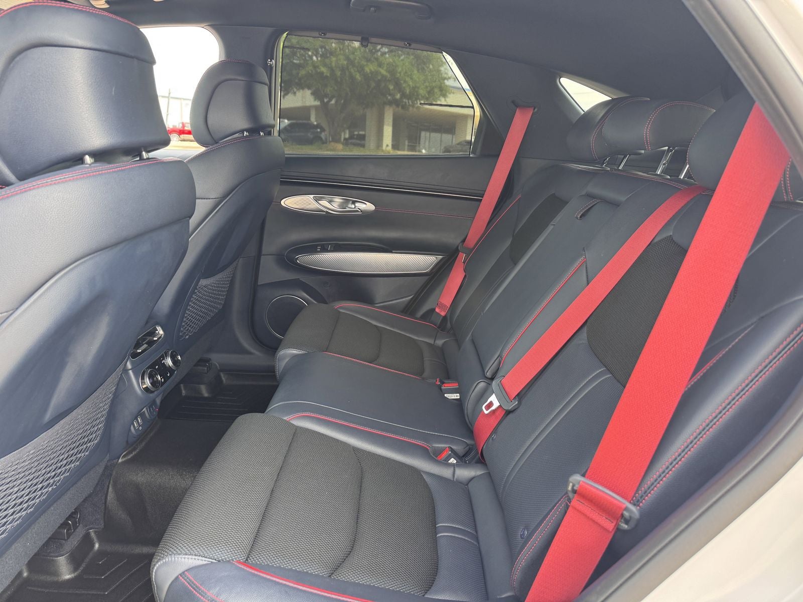 2023 Genesis GV70 2.5T
