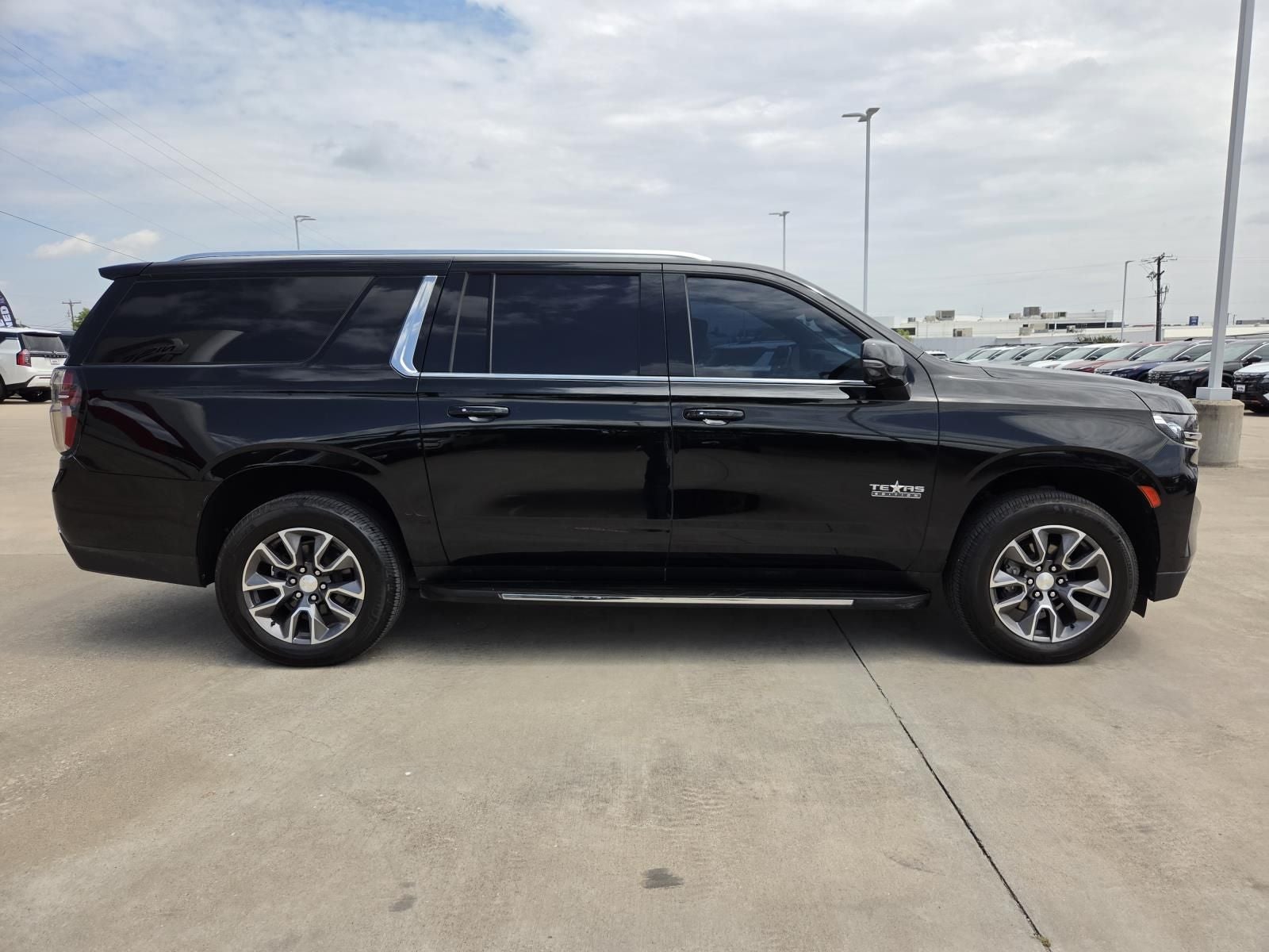 2023 Chevrolet Suburban LT