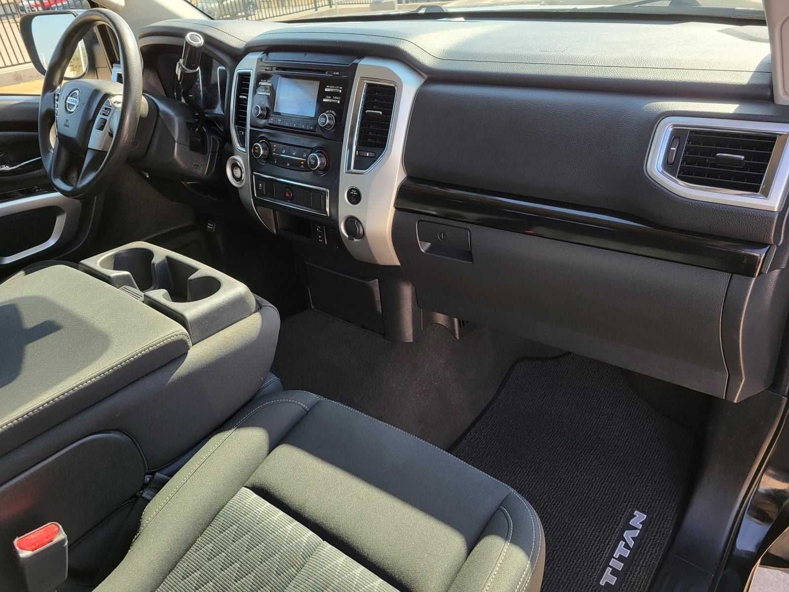 2017 Nissan Titan SV