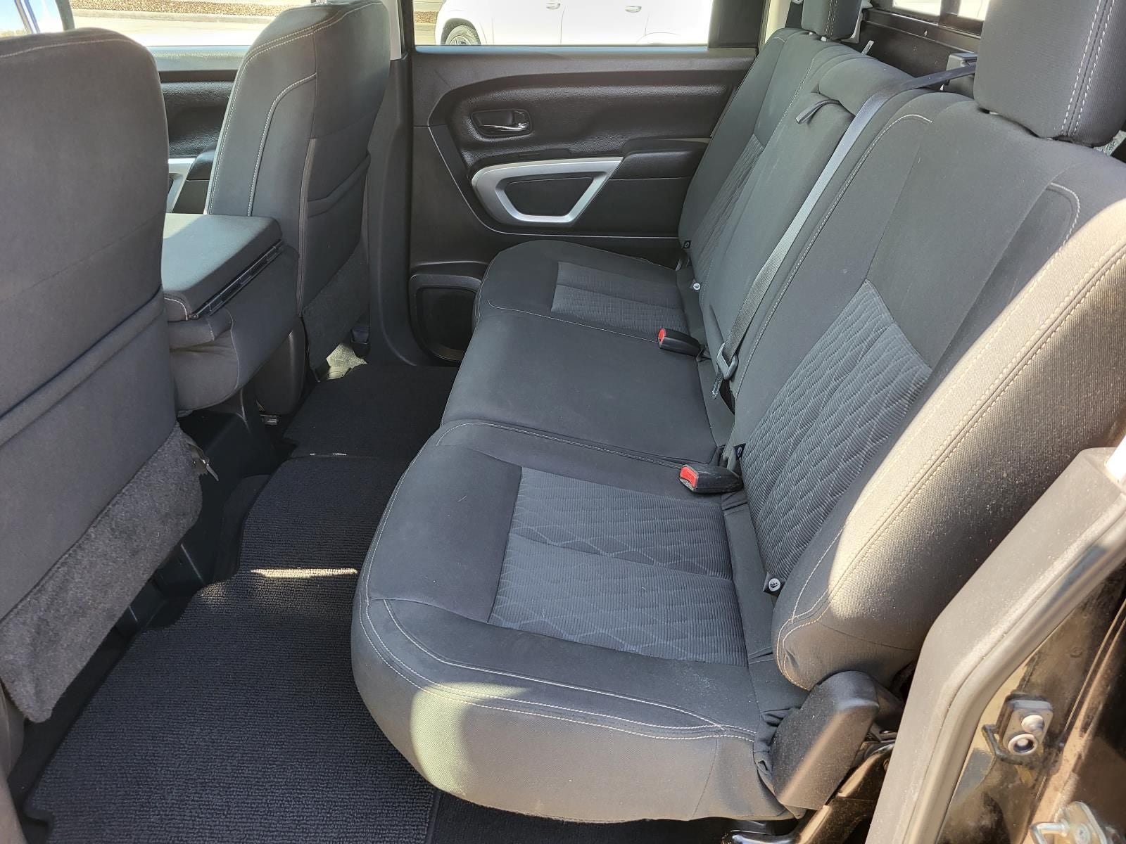 2017 Nissan Titan SV