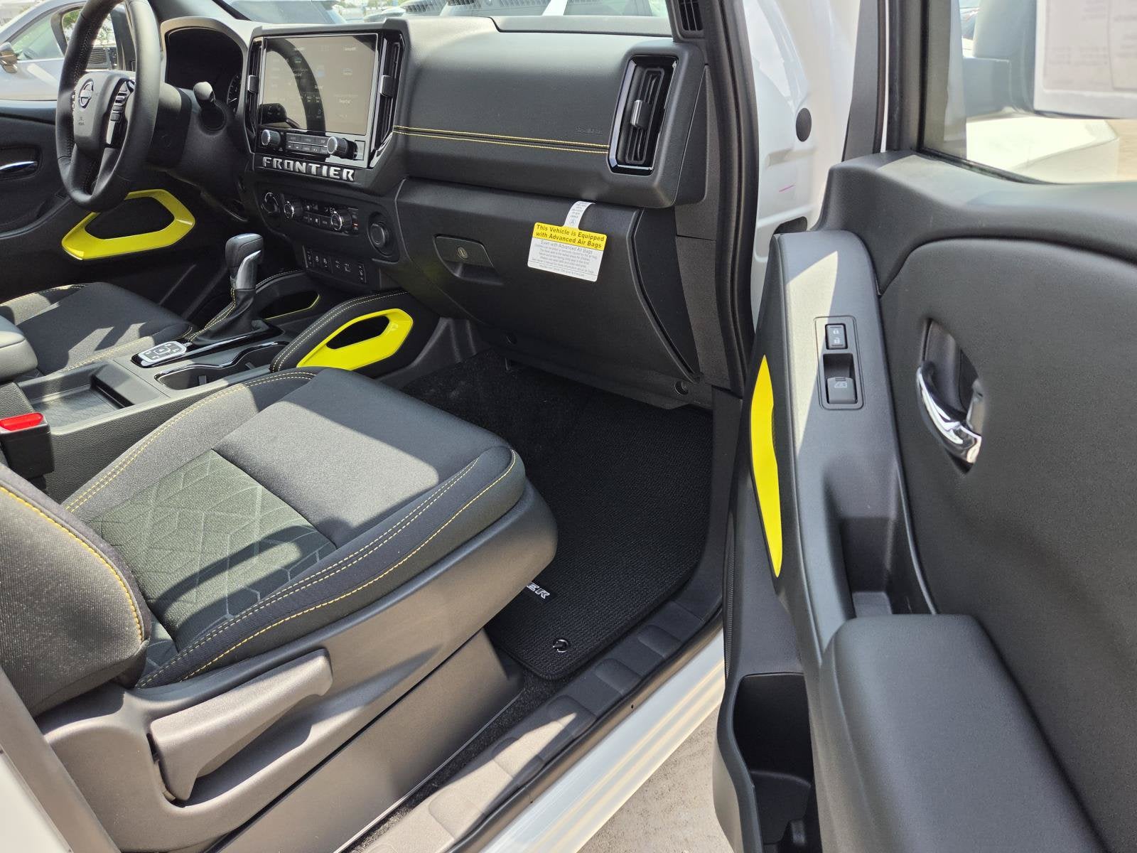 2027 Nissan Frontier SV