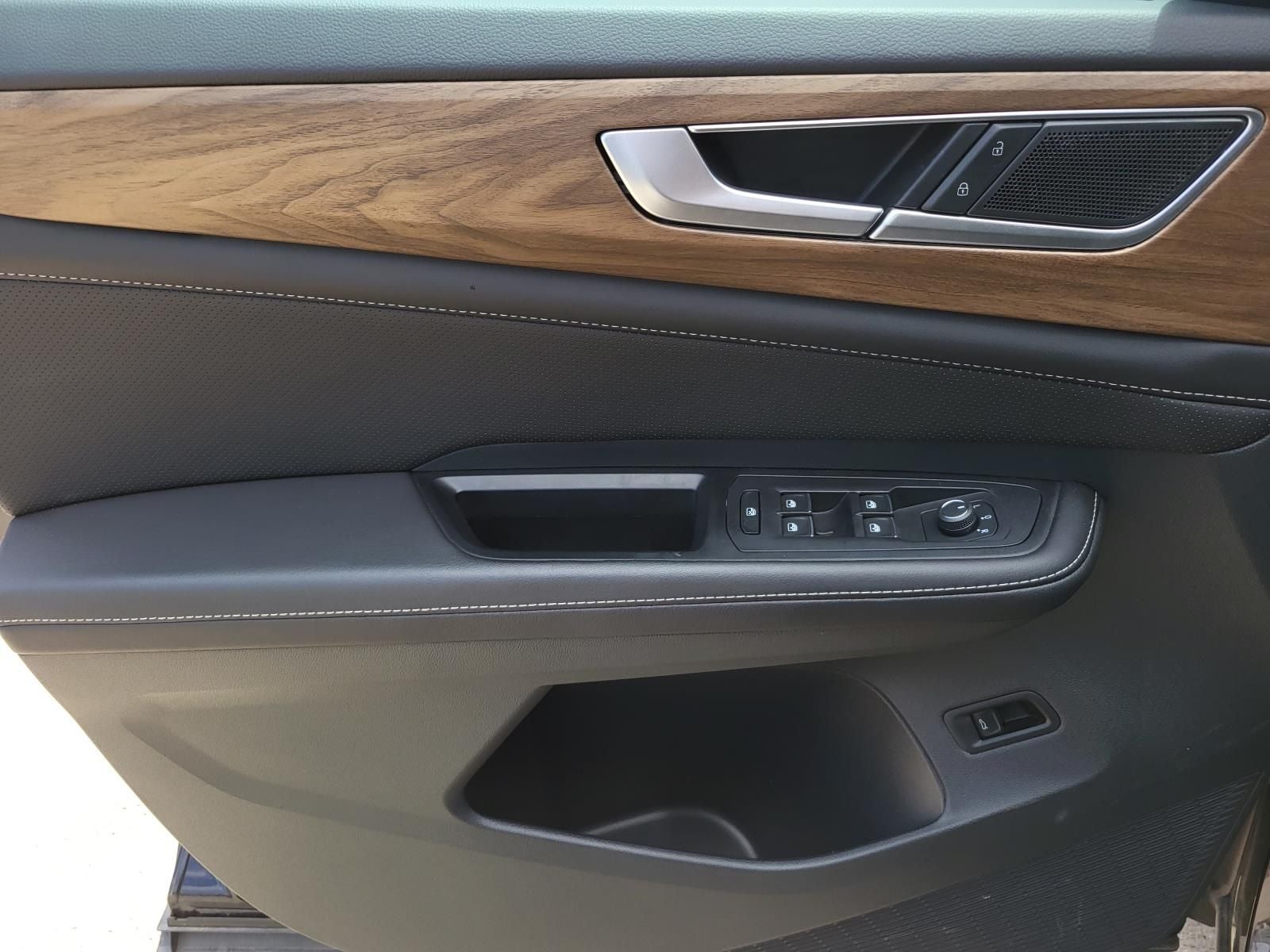 2024 Volkswagen Atlas SE w/Tech - Photo 21