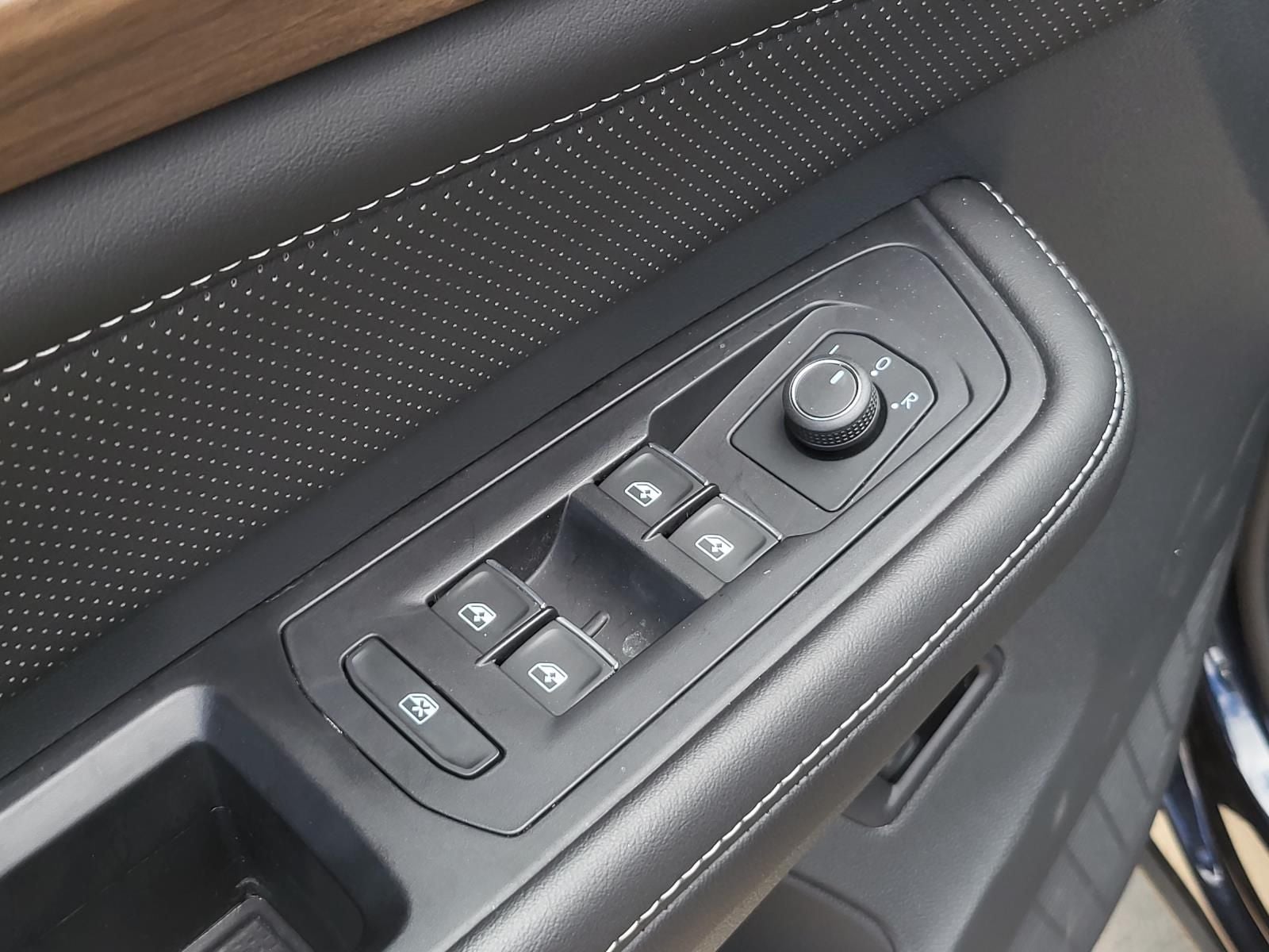 2024 Volkswagen Atlas SE w/Tech - Photo 22