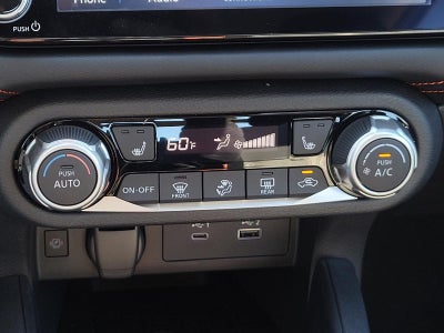 2025 Nissan Versa 1.6 SR