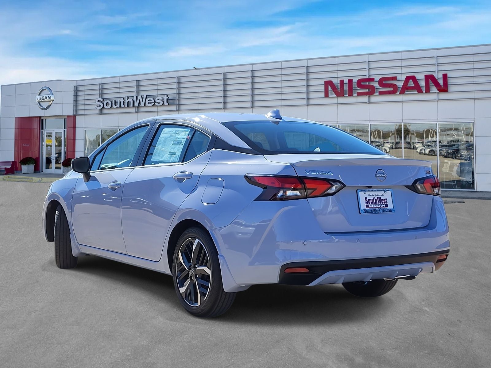 2025 Nissan Versa 1.6 SR