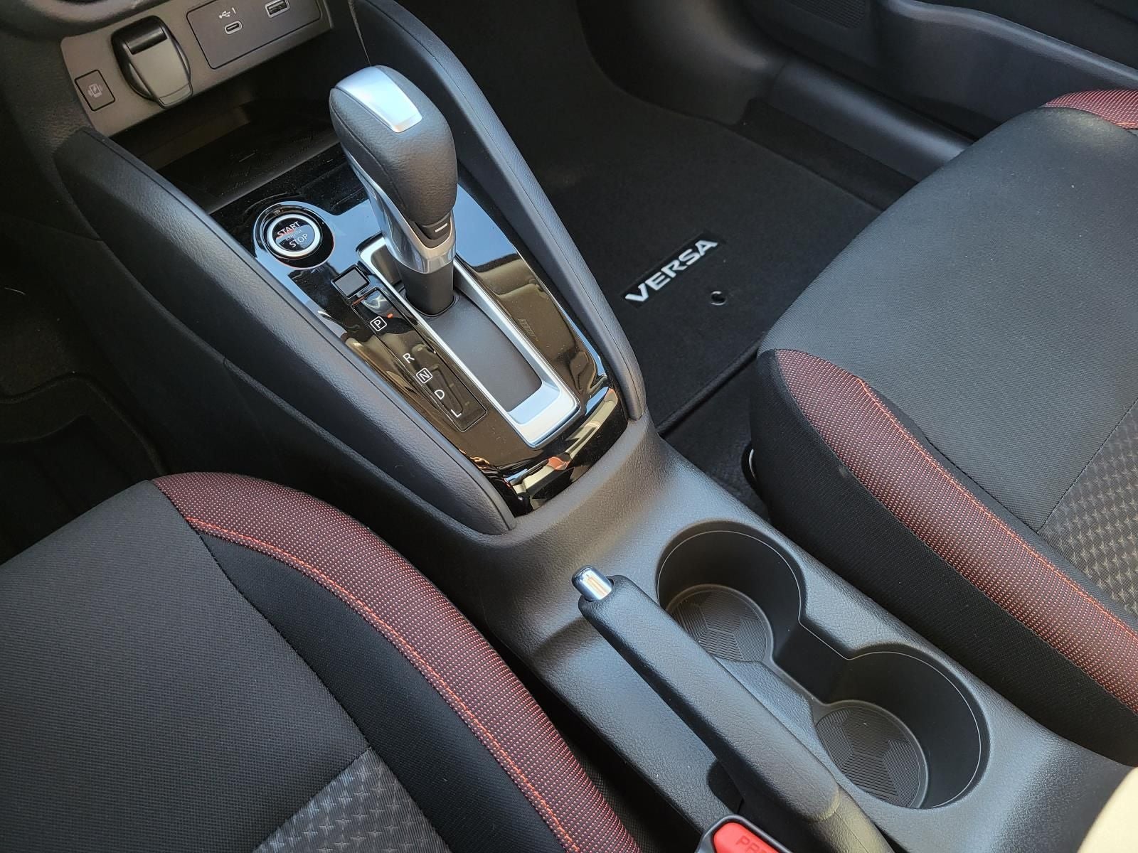 2025 Nissan Versa 1.6 SR