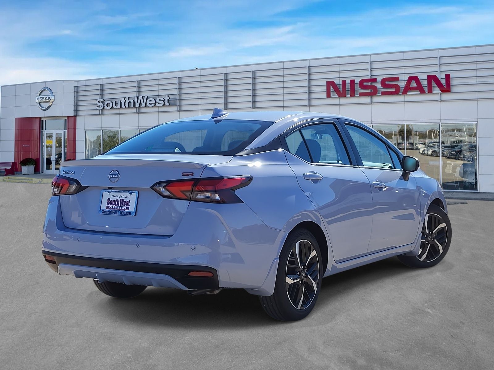 2025 Nissan Versa 1.6 SR