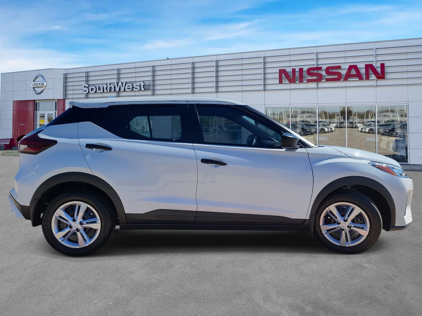 2025 Nissan Kicks Play S