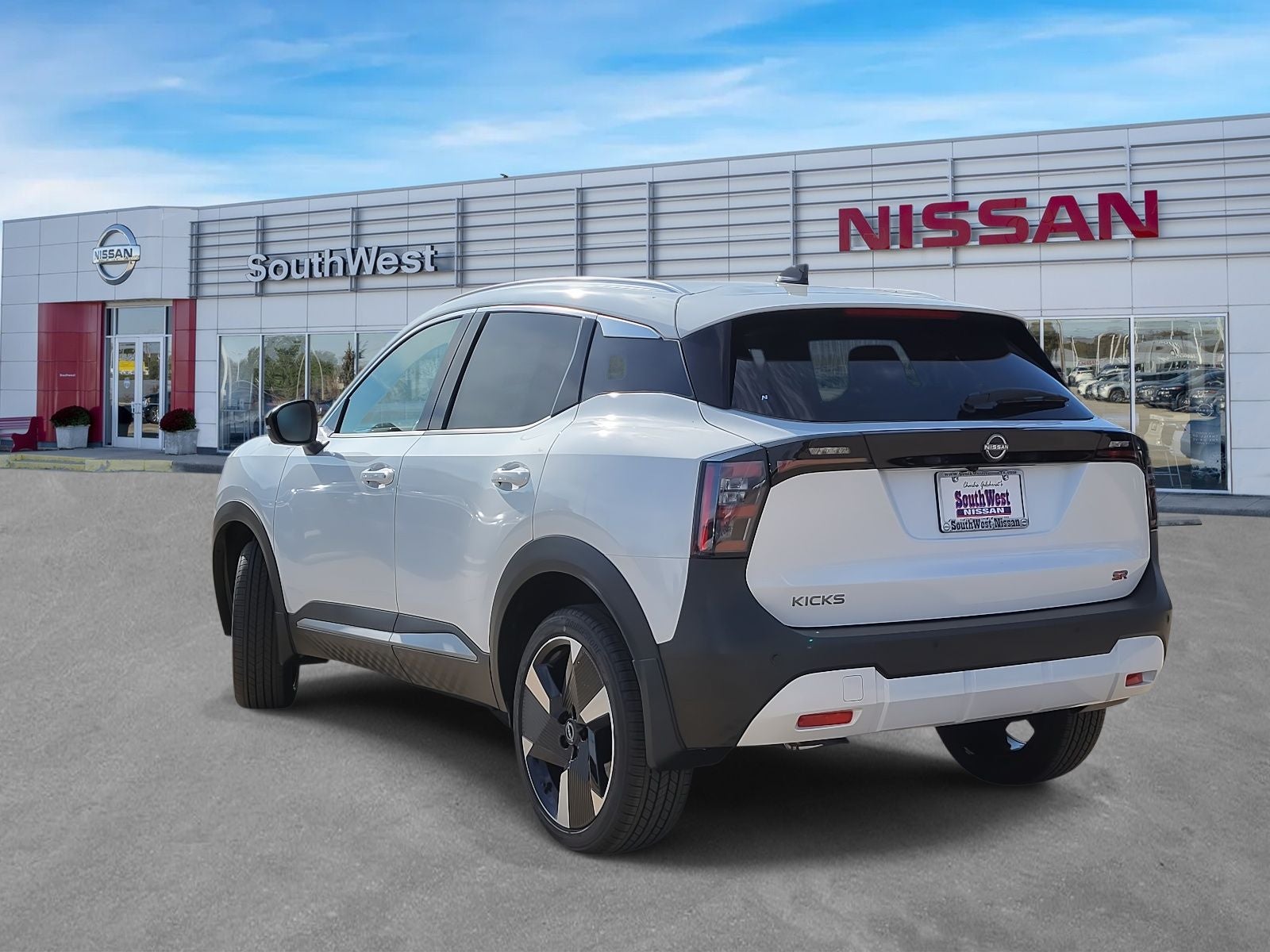 2026 Nissan Kicks SR