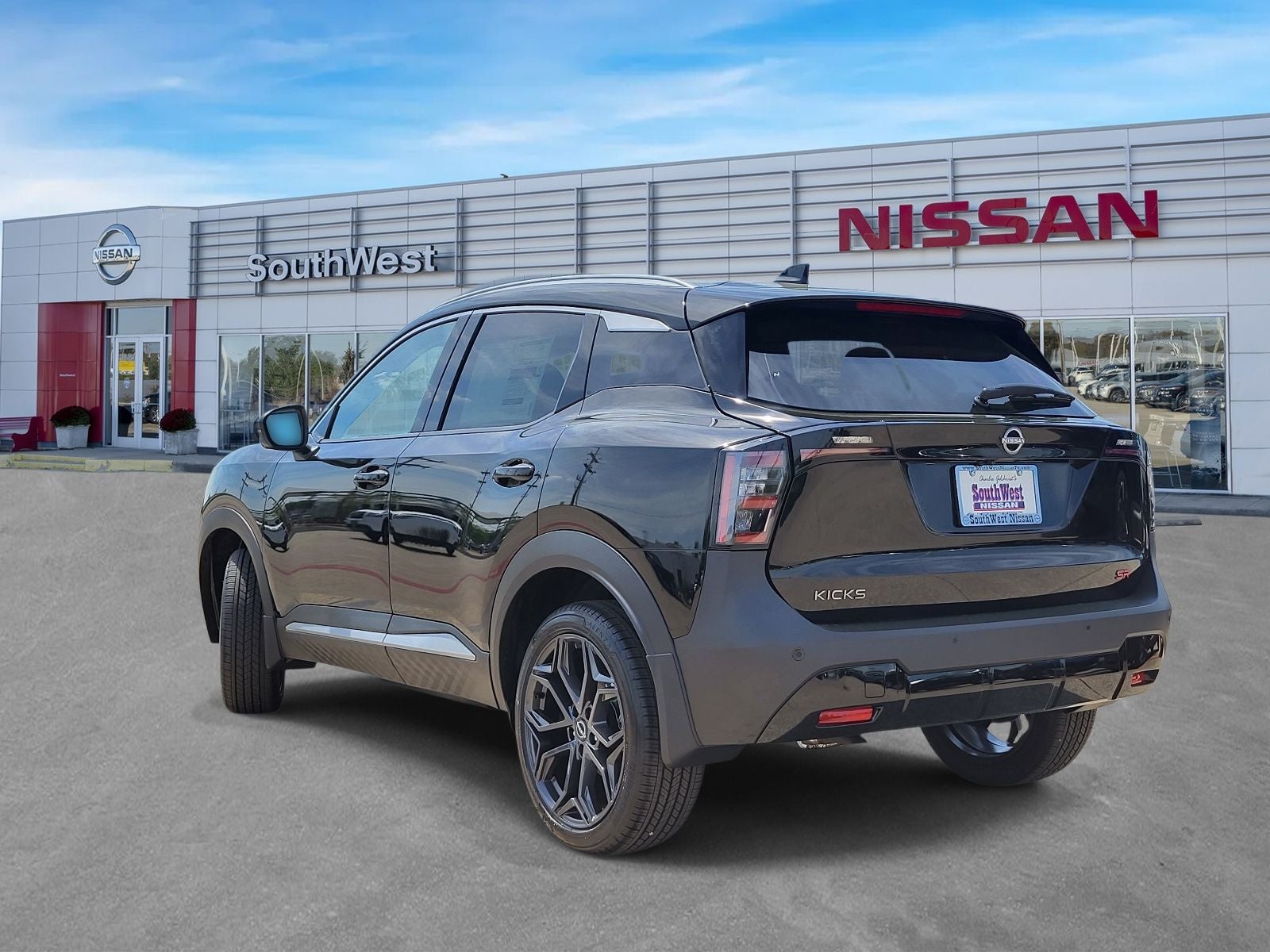2026 Nissan Kicks SR
