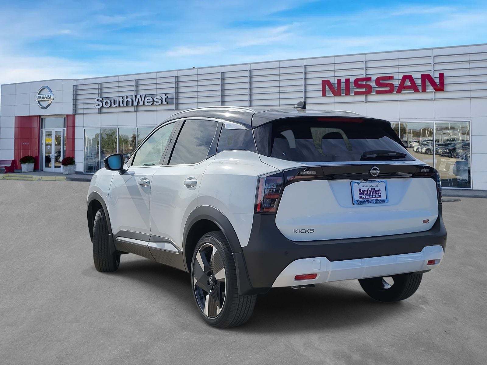 2026 Nissan Kicks SR