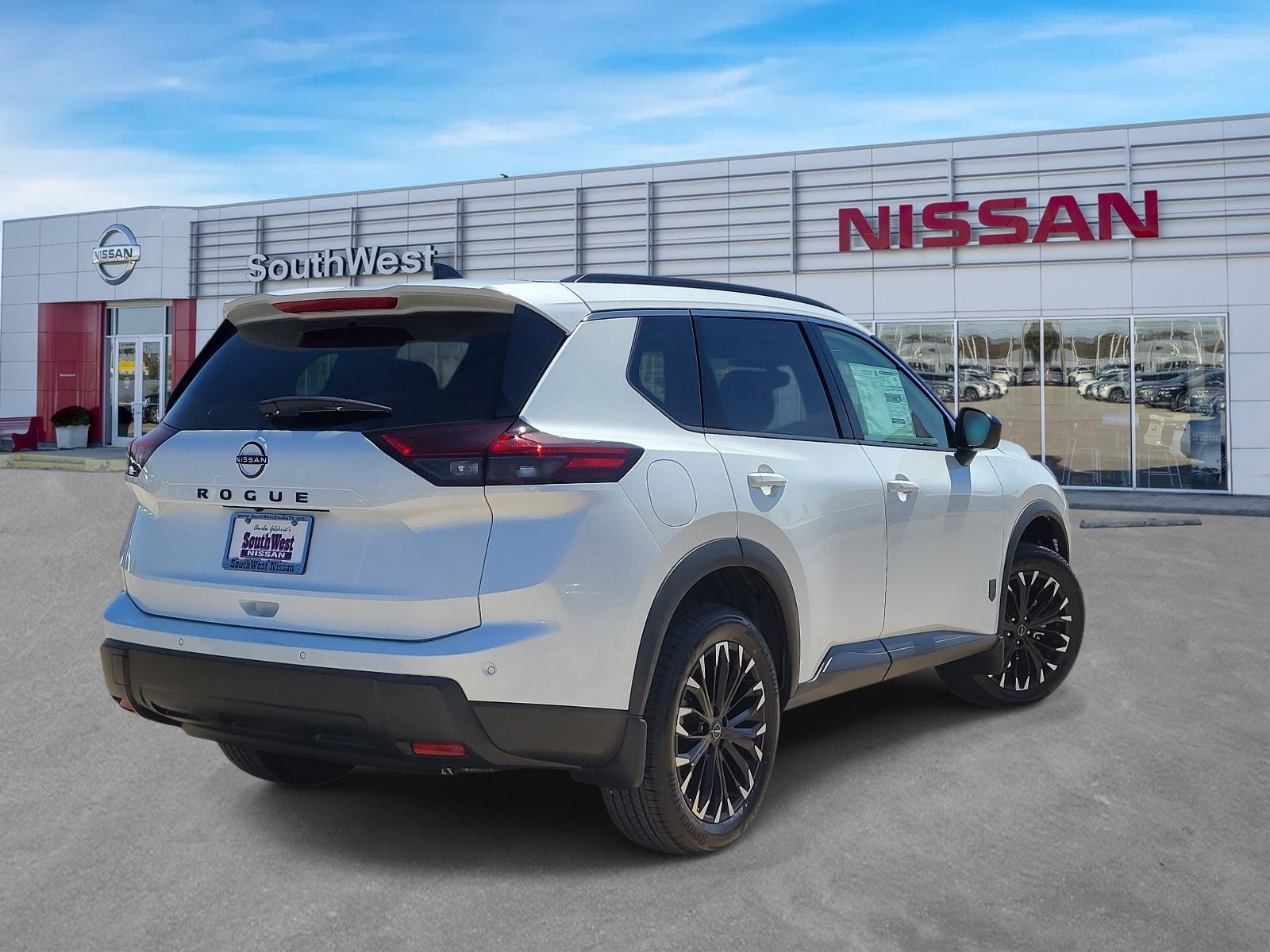 2026 Nissan Rogue Dark Armor