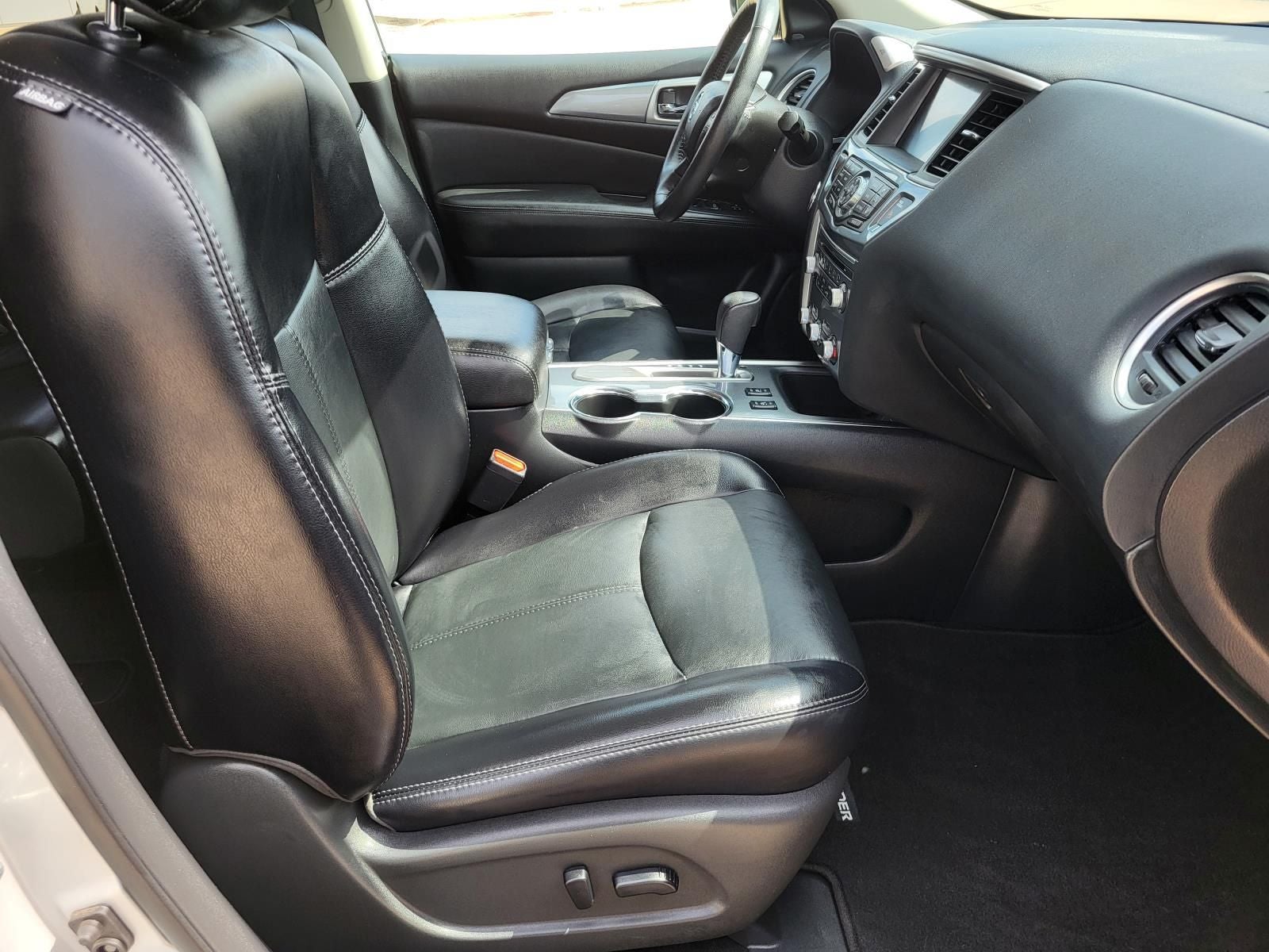 2020 Nissan Pathfinder SL