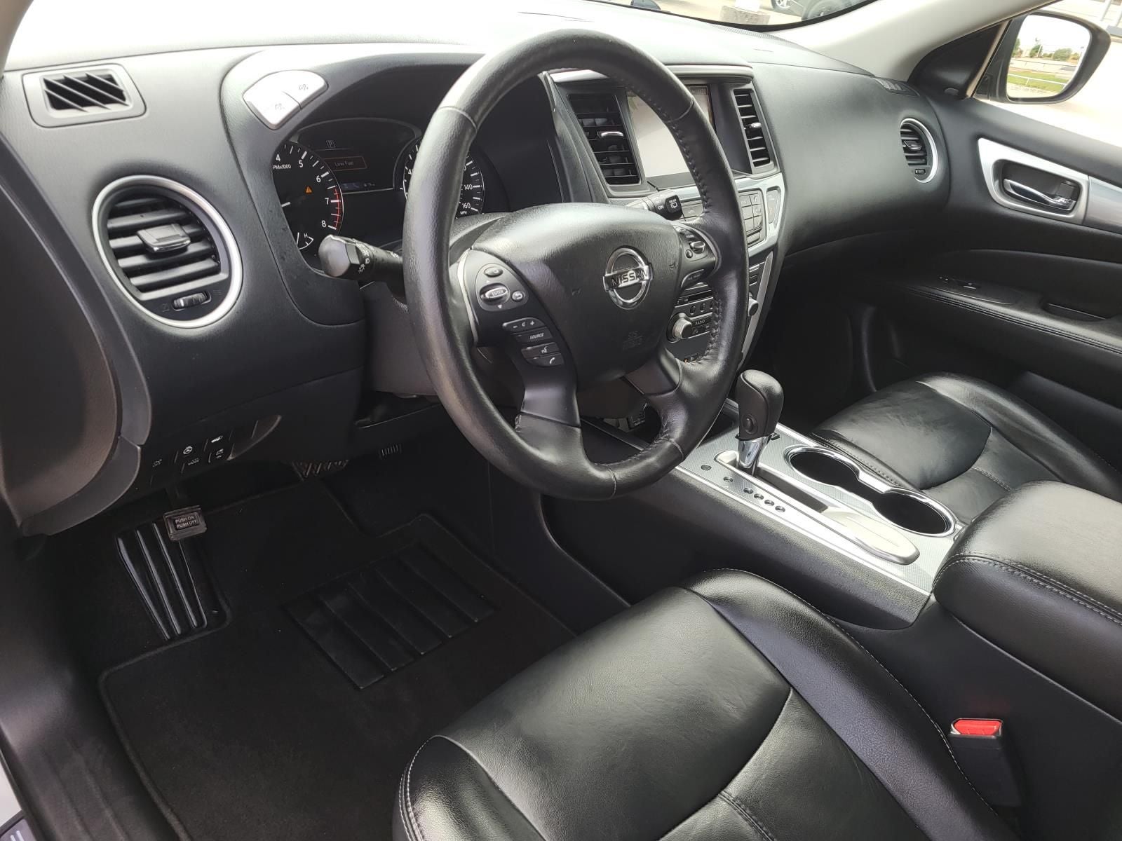 2020 Nissan Pathfinder SL