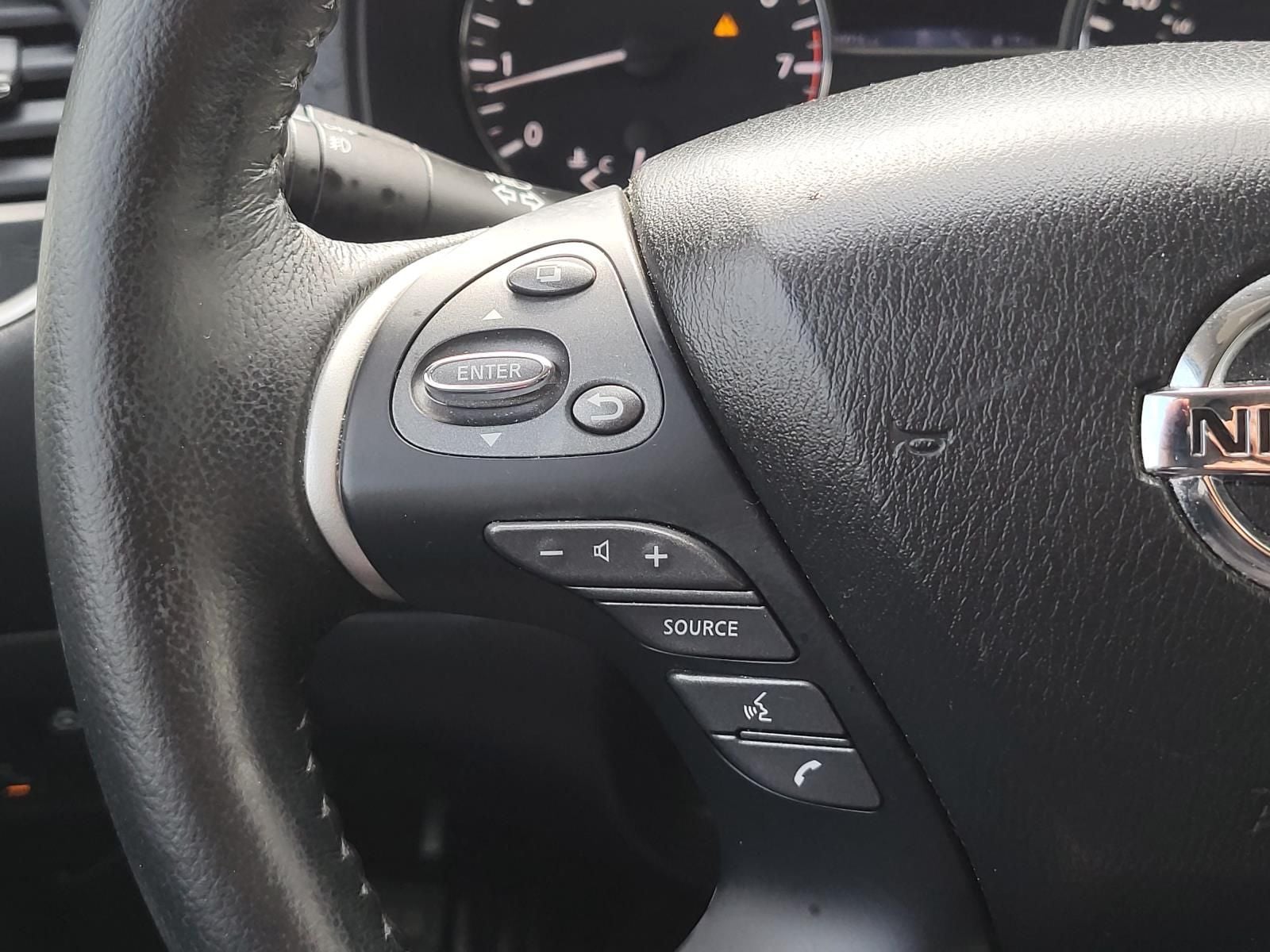 2020 Nissan Pathfinder SL