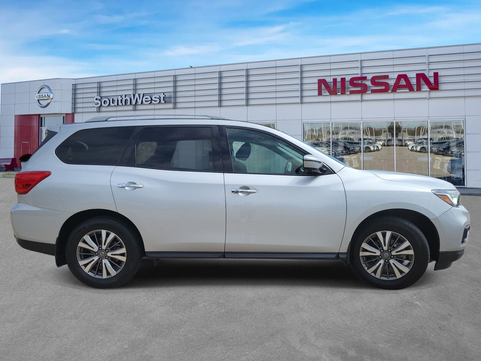 2020 Nissan Pathfinder SL